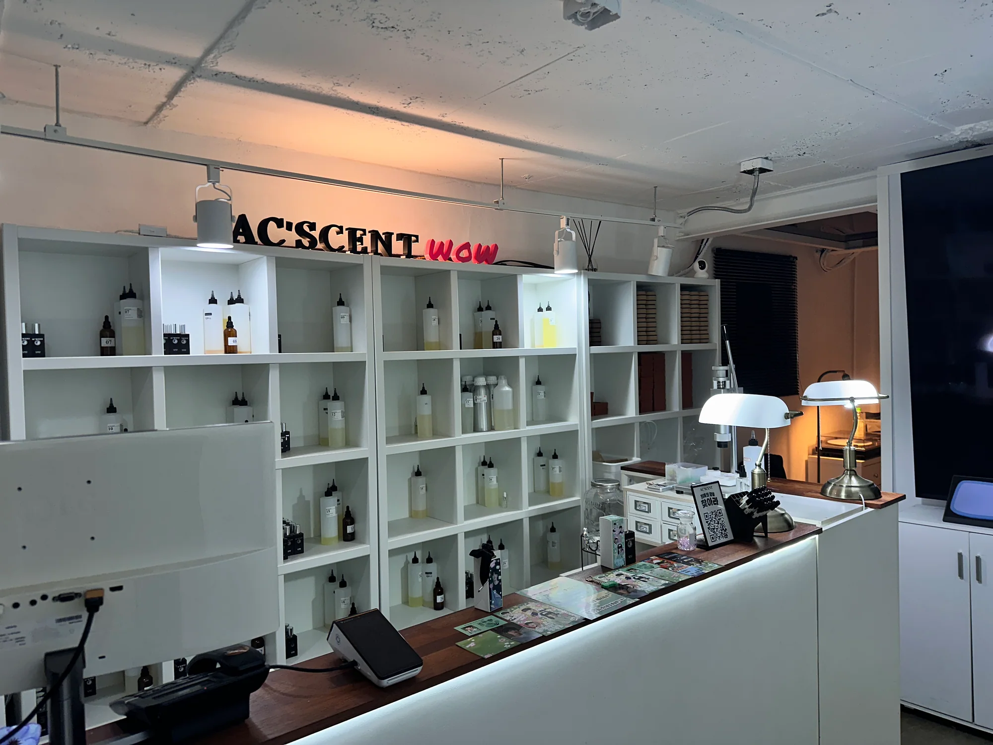 AC’SCENT 와우 — 향과 미디어아트 체험 공간